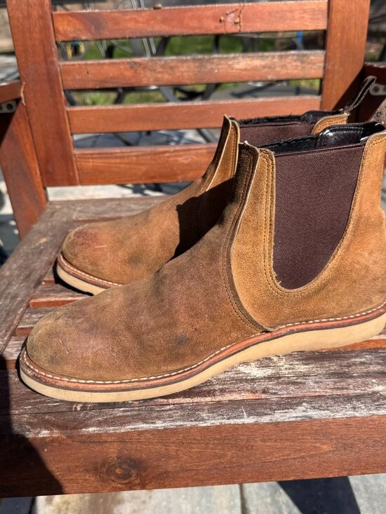 Red Wing Classic Chelsea 3192 in Hawthorne Muleskinner Suede Leather Boot 11.5 D main image 9